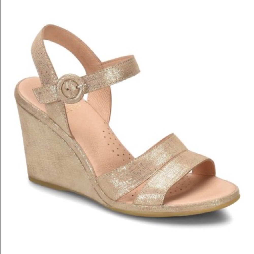 Sparkly gold comfort wedges